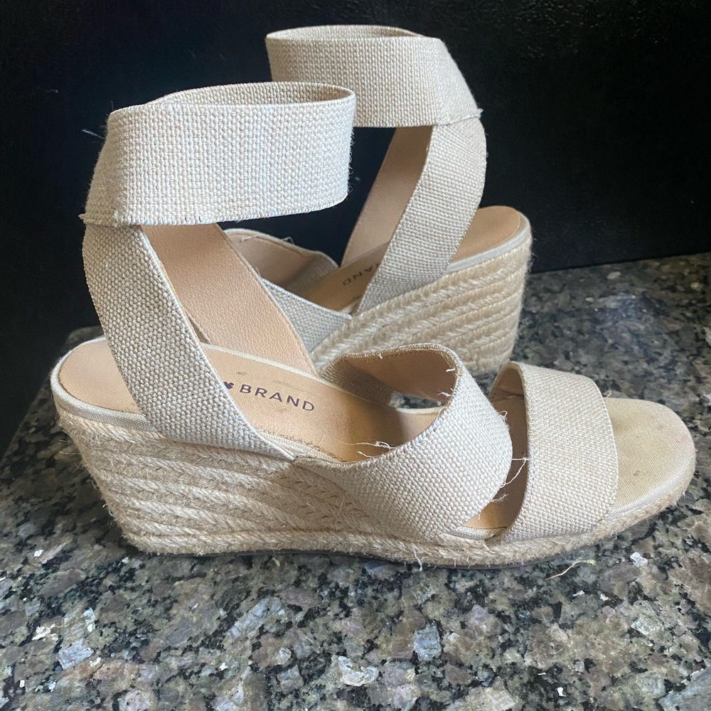 Lucky Brand women size 7.5 espadrille wedges